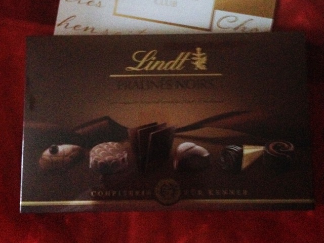Lindt Chocoladen-Box, PRALINÈS NOIR von Lindt